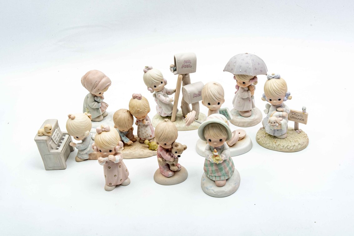 Precious Moments/Jonathan & David 10 Figure Lot
