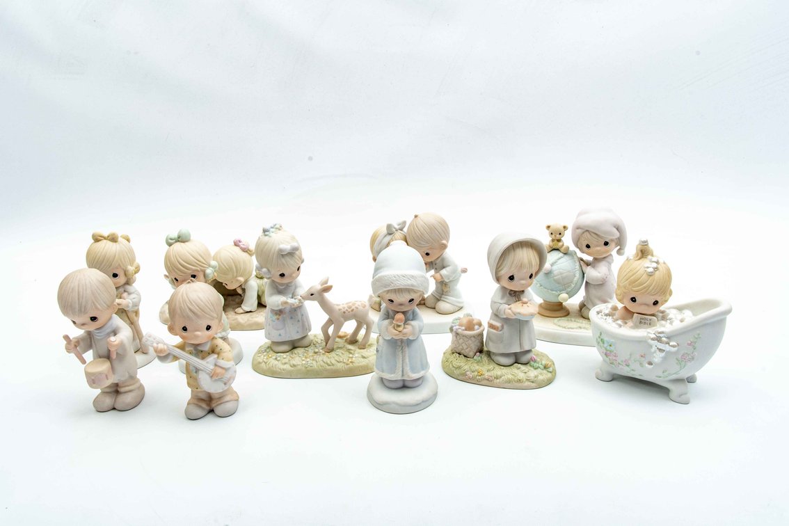 Precious Moments 10 Figurines
