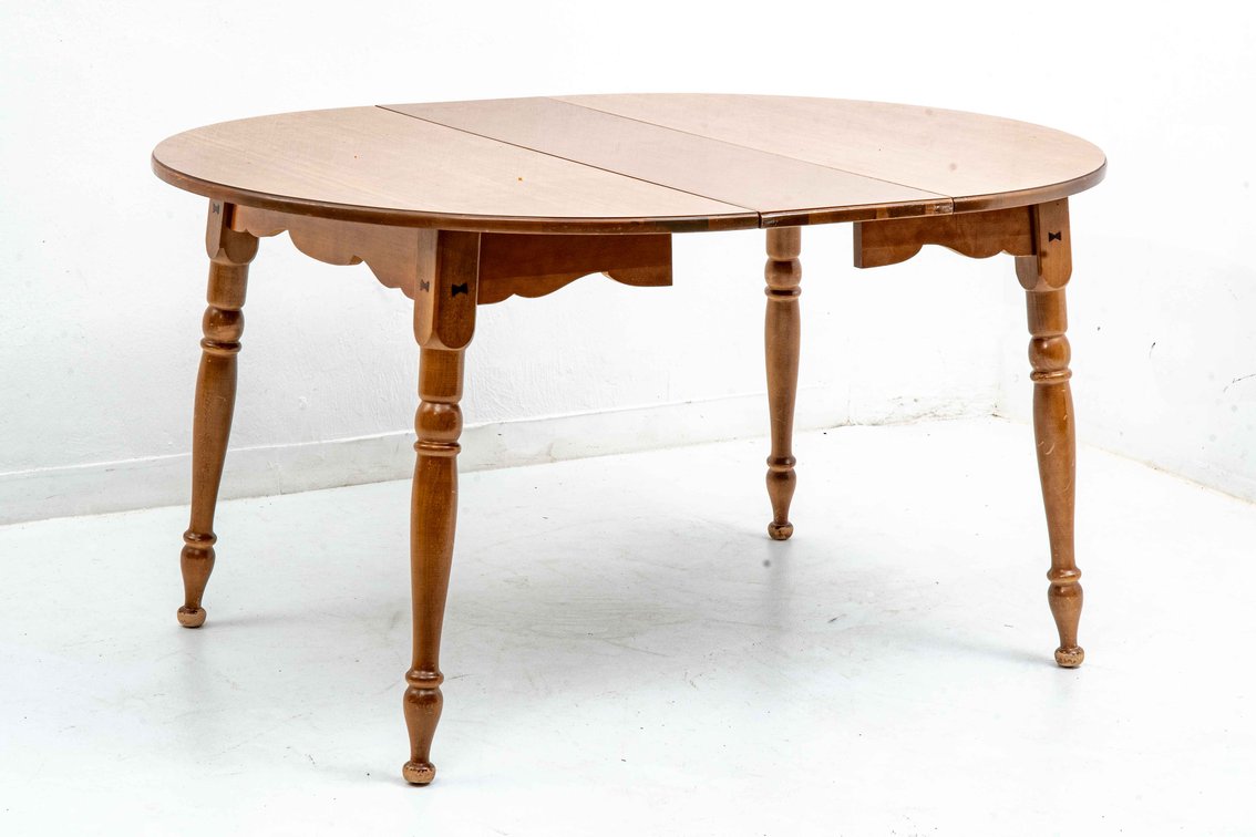 Round Wooden Table w/ 1 Leaf