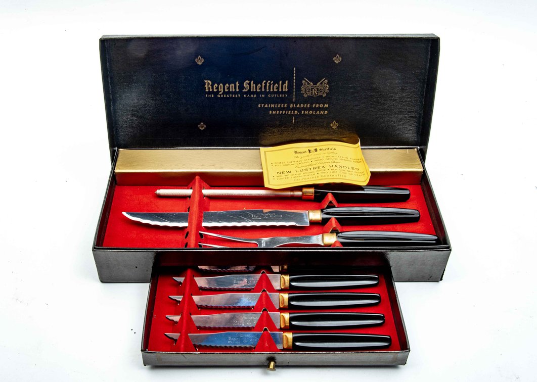 Regent Sheffield Wavecrest Carving Set w/Steak Knives