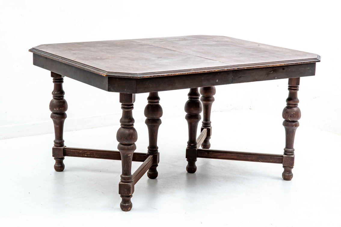 Jacobean Style Split-Leaf Table