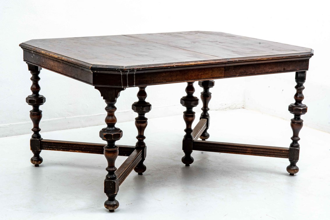 #2 Jacobean Style Split-Leaf Table