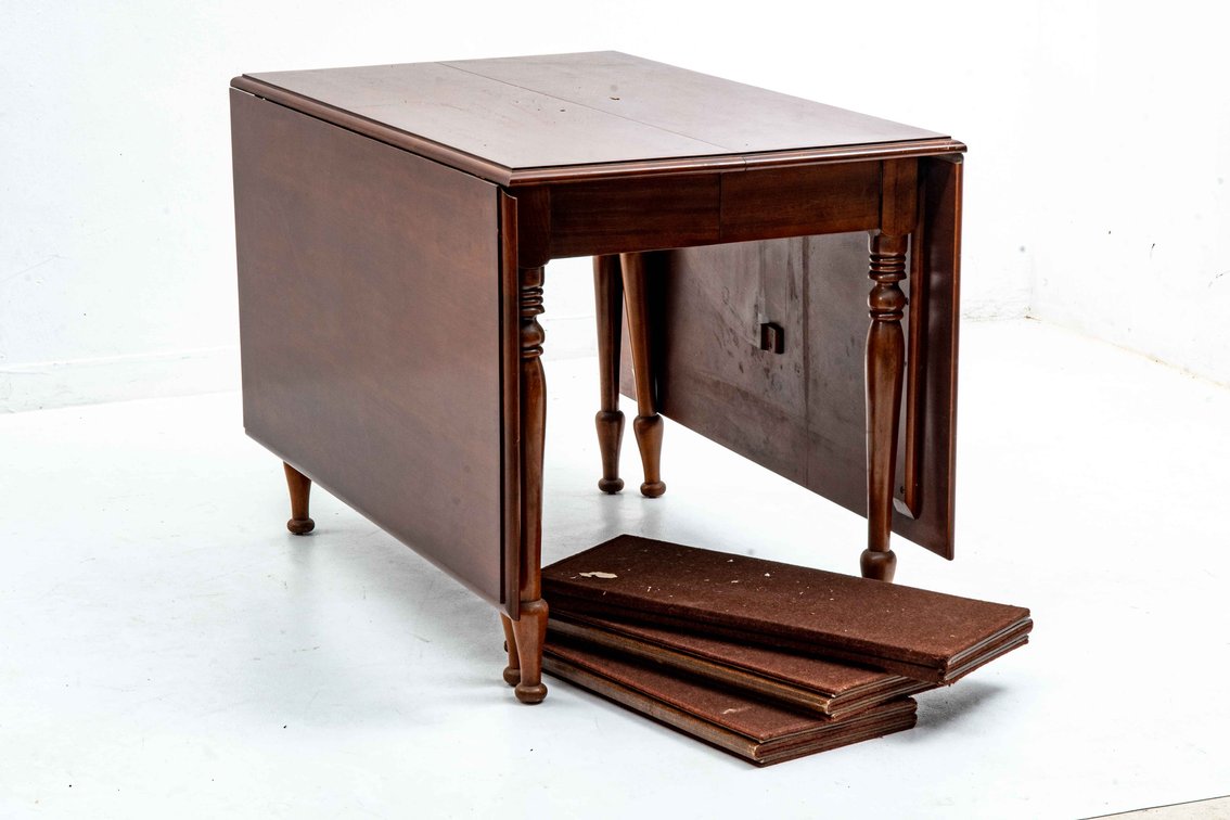 Drop Leaf Table With Expandable Center & Felt Top