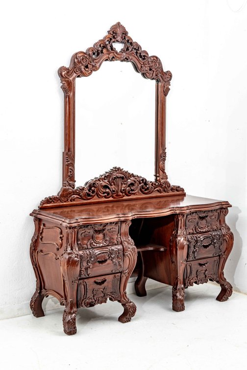 Mahogany Bombé Dresser with Mirror