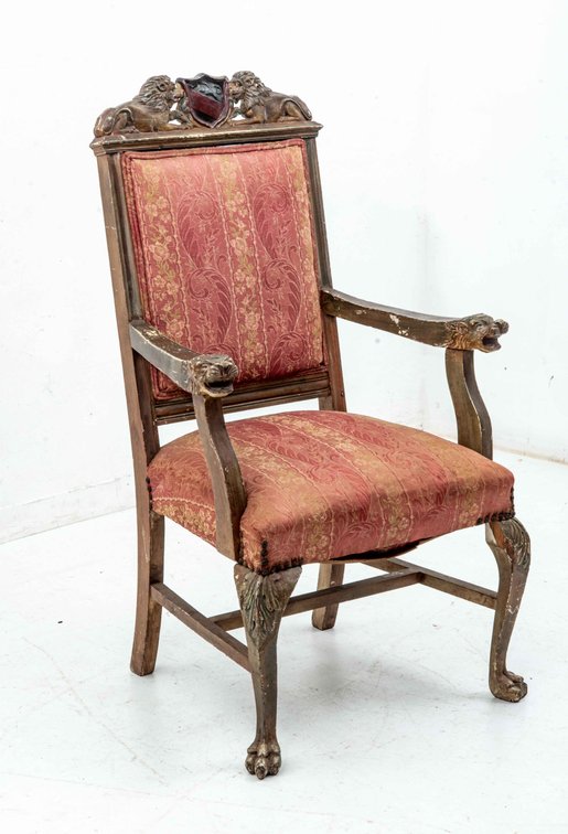Lion's Head Accent Chair