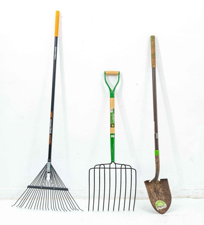 Lawn Tools - John Deere, Ames, Fiskars