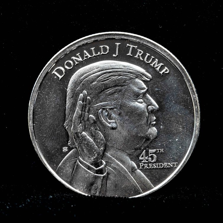 Donald Trump 1oz .999 fine silver round.