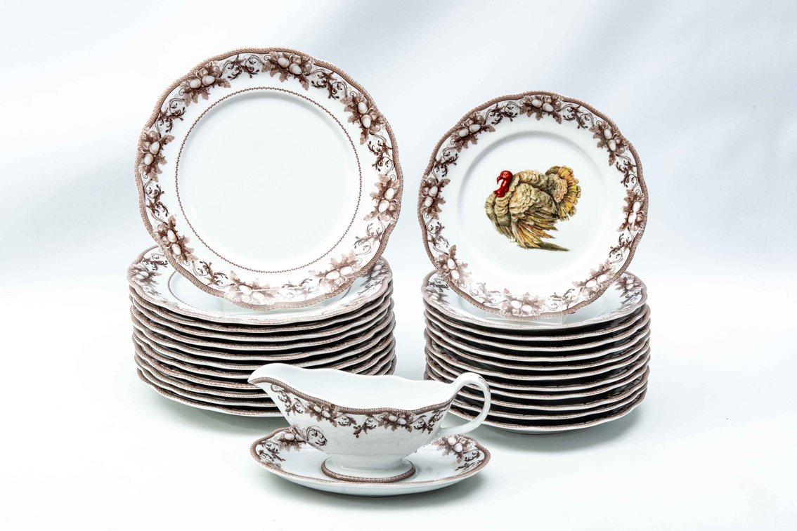 Williams Sonoma- Plymouth Pattern Dish Set- 26 Pc.