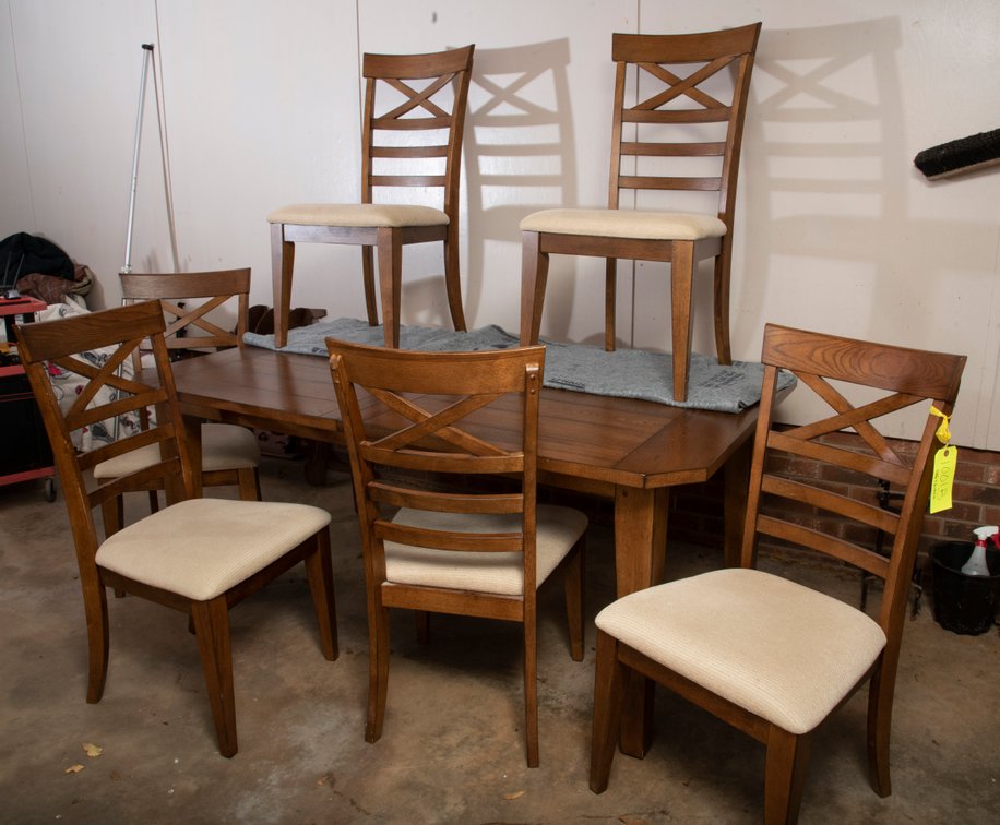 Dining Table and 6 Chairs