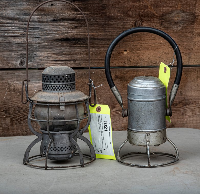 2 Lanterns- Armspear & Star Headlight