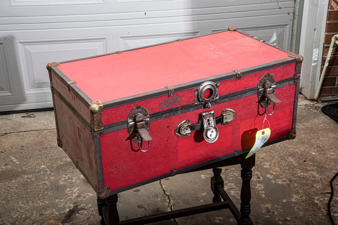 Red Chest or Toybox