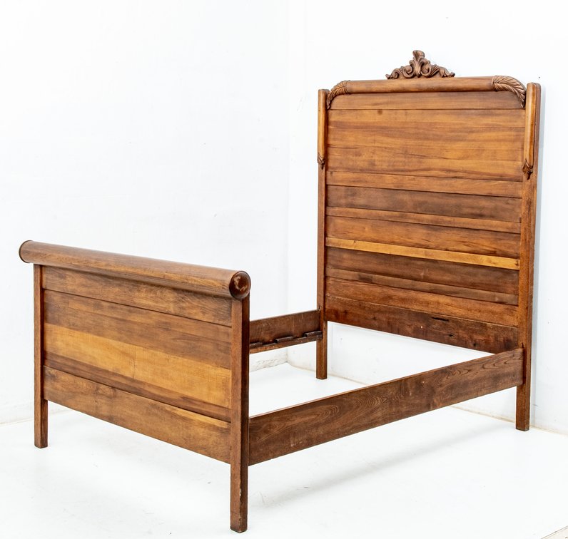 Victorian Full Bed w/ Tall Headboard Imperial Furn