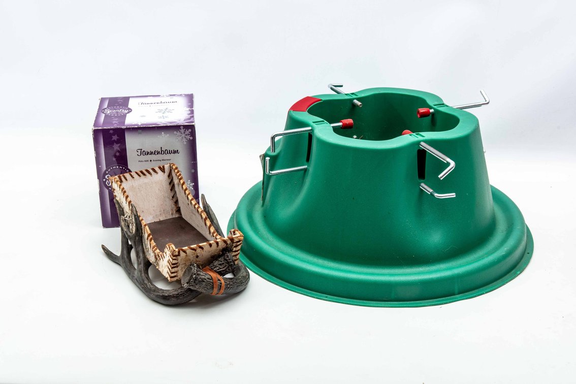 Christmas Tree Stand, Candle Warmer & Sleigh Decor