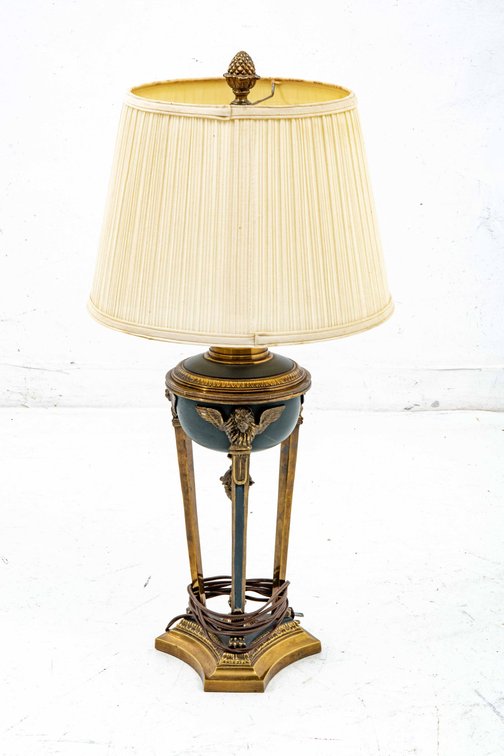 1972 Chapman Ornate Griffin Head Table Top Lamp