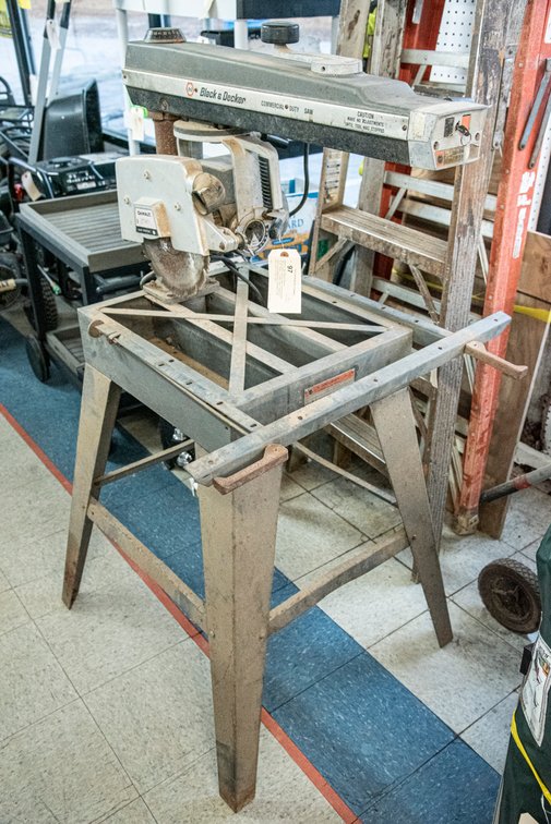 Radial Arm Saw- Black & Decker