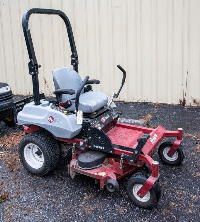 eXmark E-Series Pioneer Zero-Turn Mower