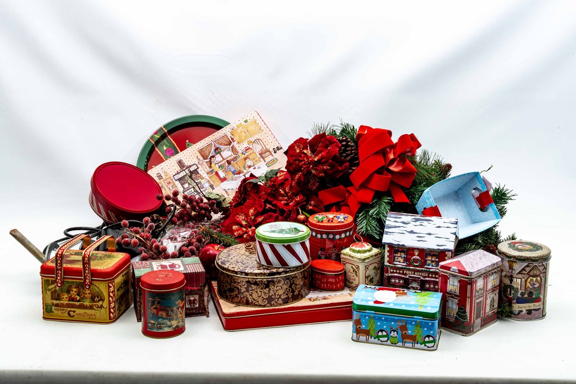 Christmas Tins, Greenery, & Spotlight