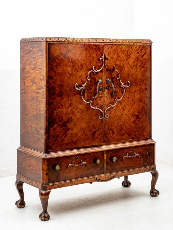 Gorgeous Art Deco Drinks Cabinet