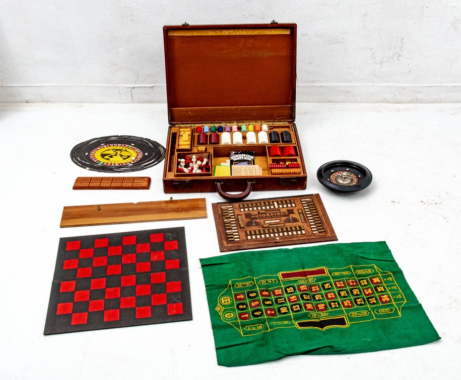 Antique Traveling Gambler's Casino in Case
