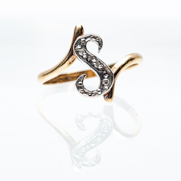 10K S Monogram Ring w/Diamonds