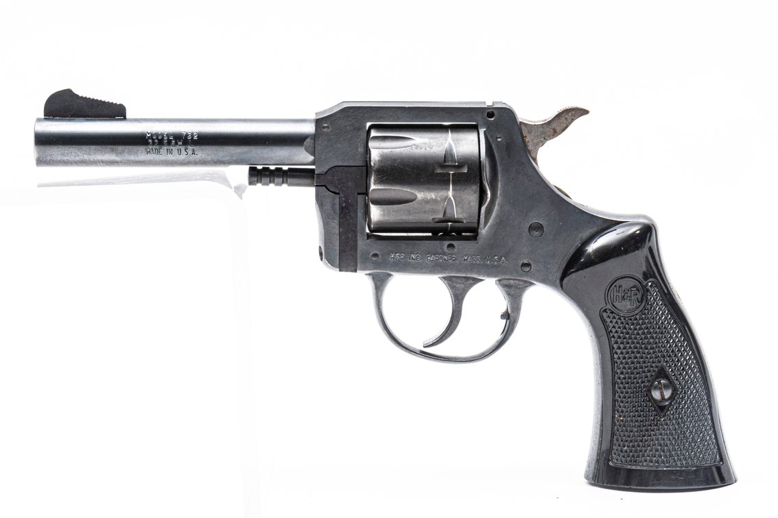 H & R Inc Model 732 .6 Shot 32 S&W Long Revolver