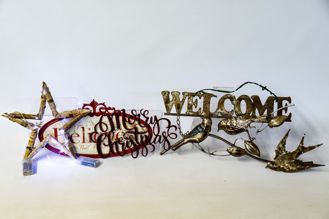 Greeting Signs: Christmas & Wood Stick Star