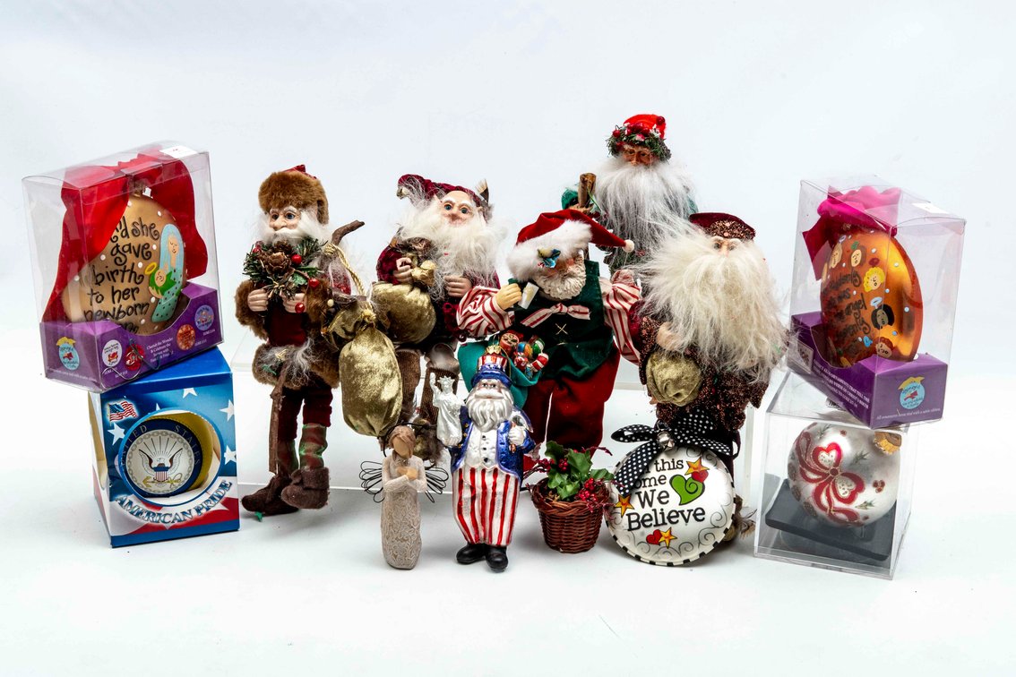 Father Christmas Figures & Ornaments: Willow Tree