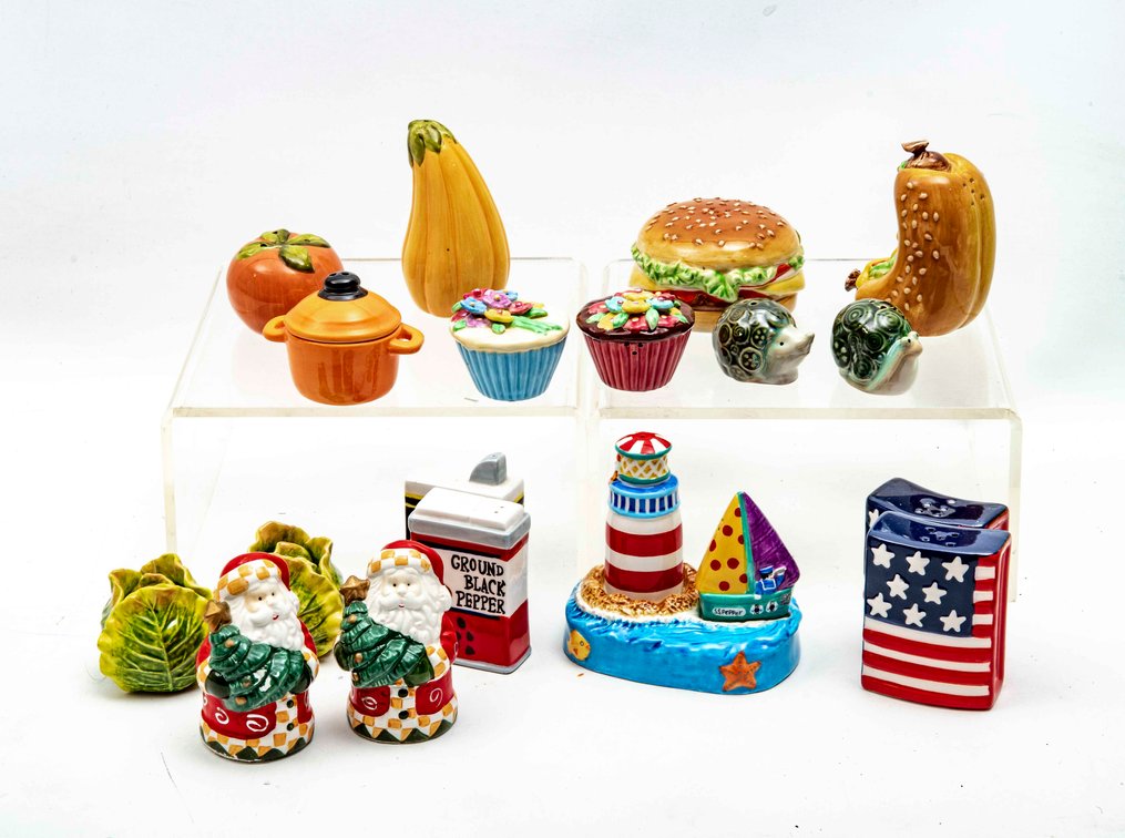 10 Salt & Pepper Shaker Sets