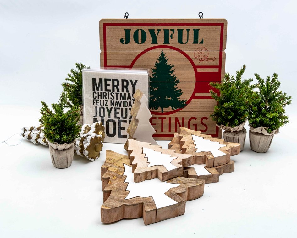 Lot of Assorted Christmas Items