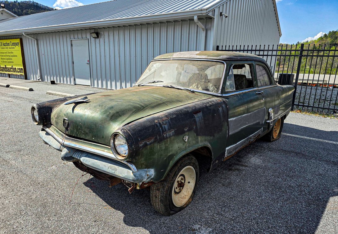 1953 Ford Tudor Customline 2 Door Project Car