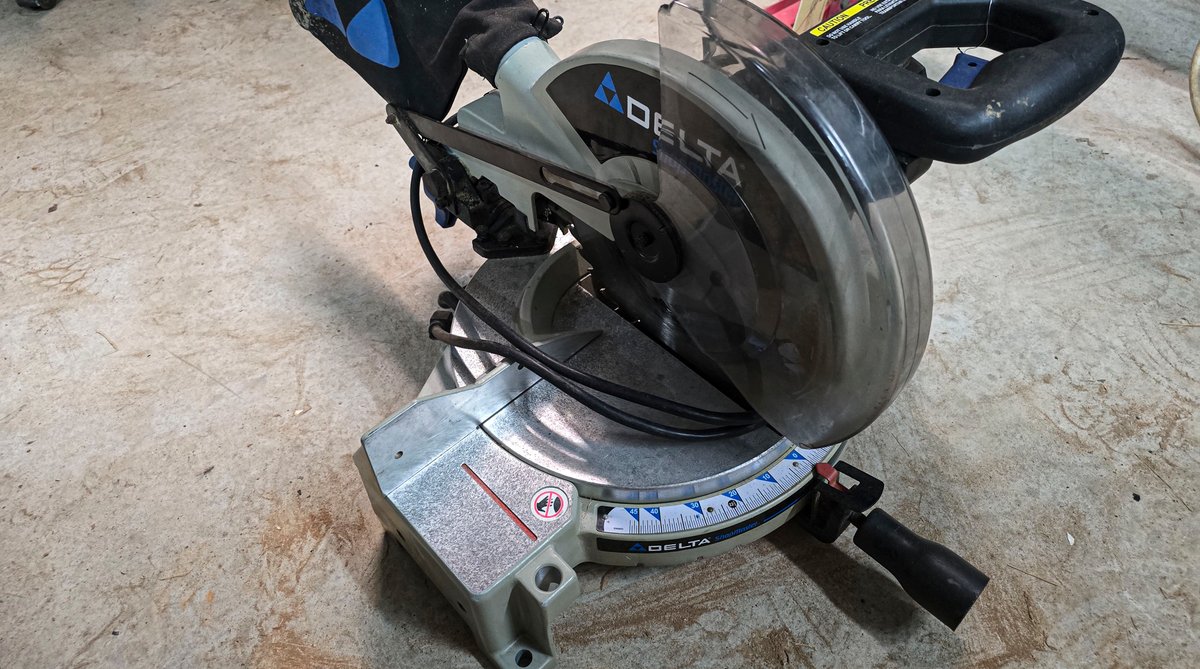 Delta Compound Mitre Saw