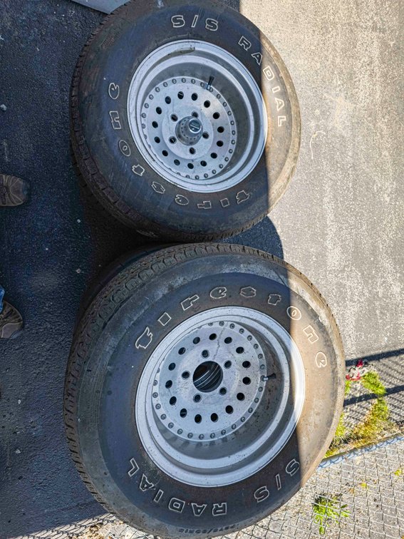 Set of 2 Firestone S/S P275/60R15 Racing Tires