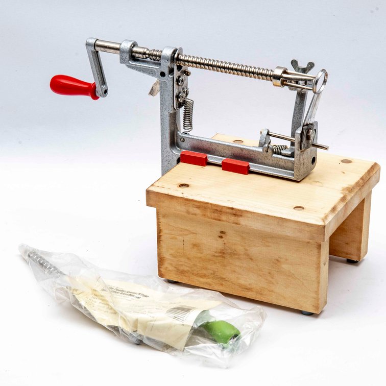 Pampered Chef Apple Peeler/Corer/Slicer