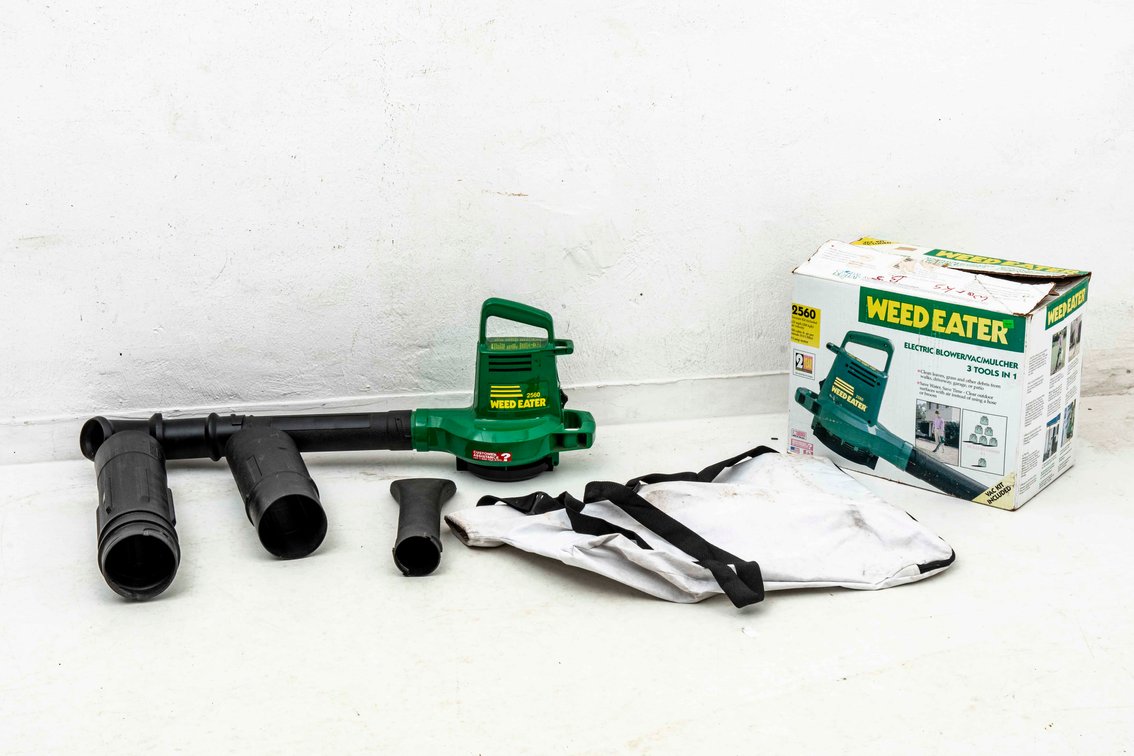 Leaf Blower/ Vacuum- Weed Eater