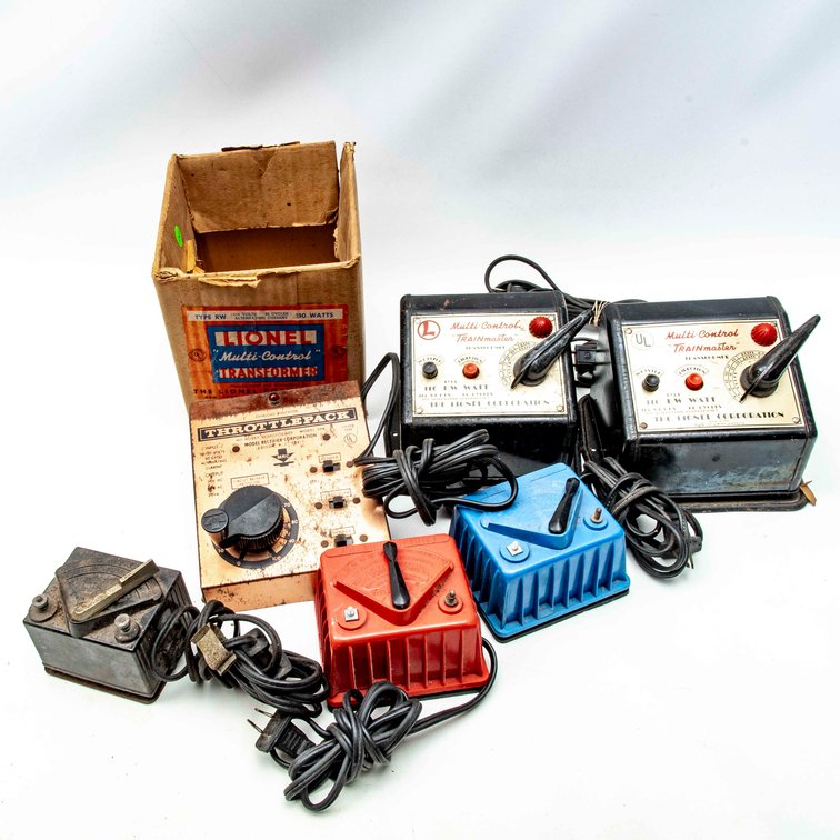 5 Lionel Transformers + ThrottlePack Transformer