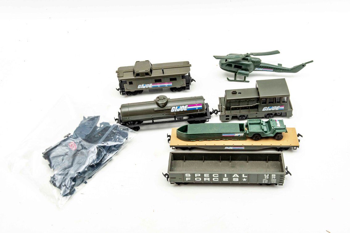 Tyco GI Joe HO Scale Green Military Train & Access