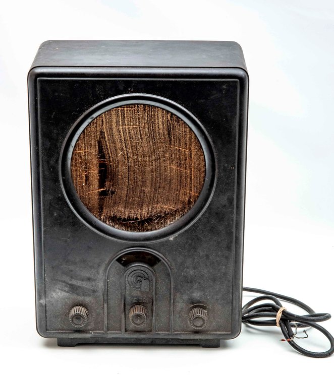 1930's German Radio- Volksempfänger- Mende