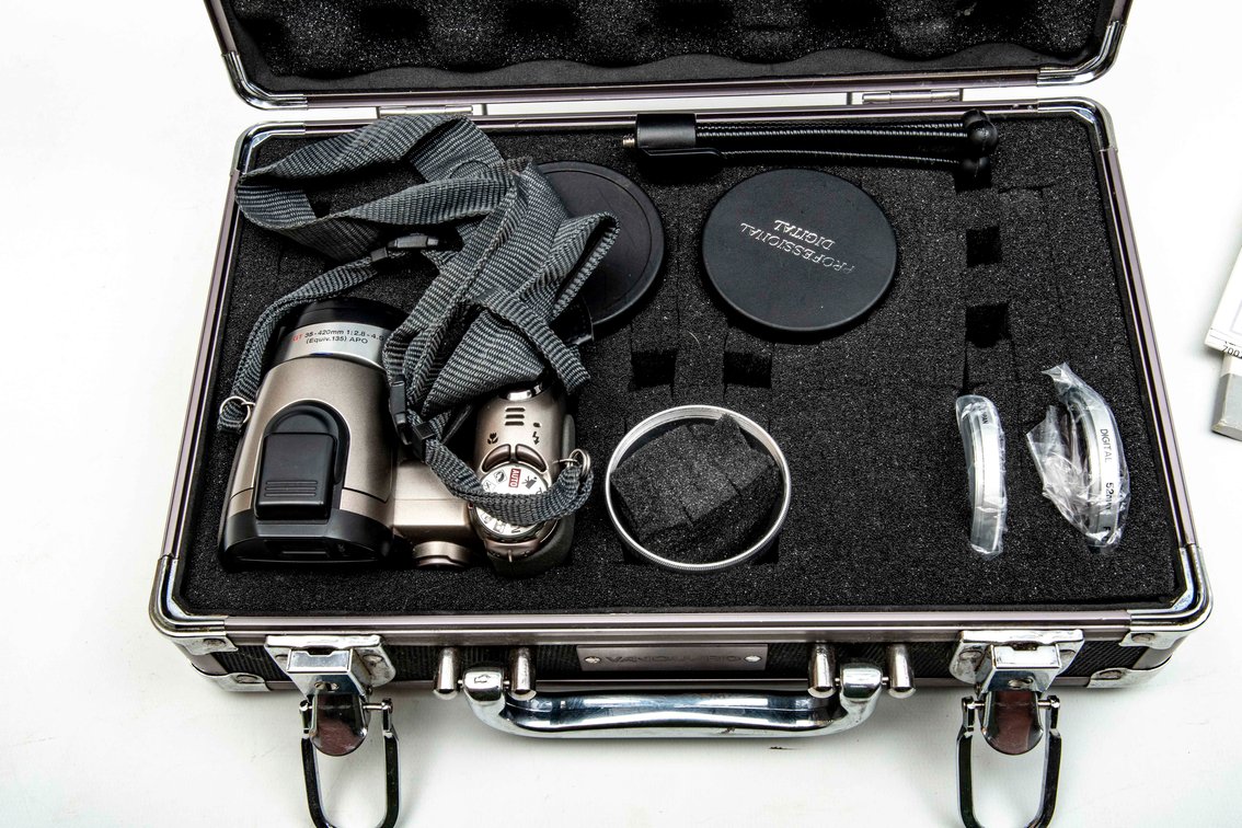 Konica Minolta DiMAGE Z6-Professional Dig. Camera