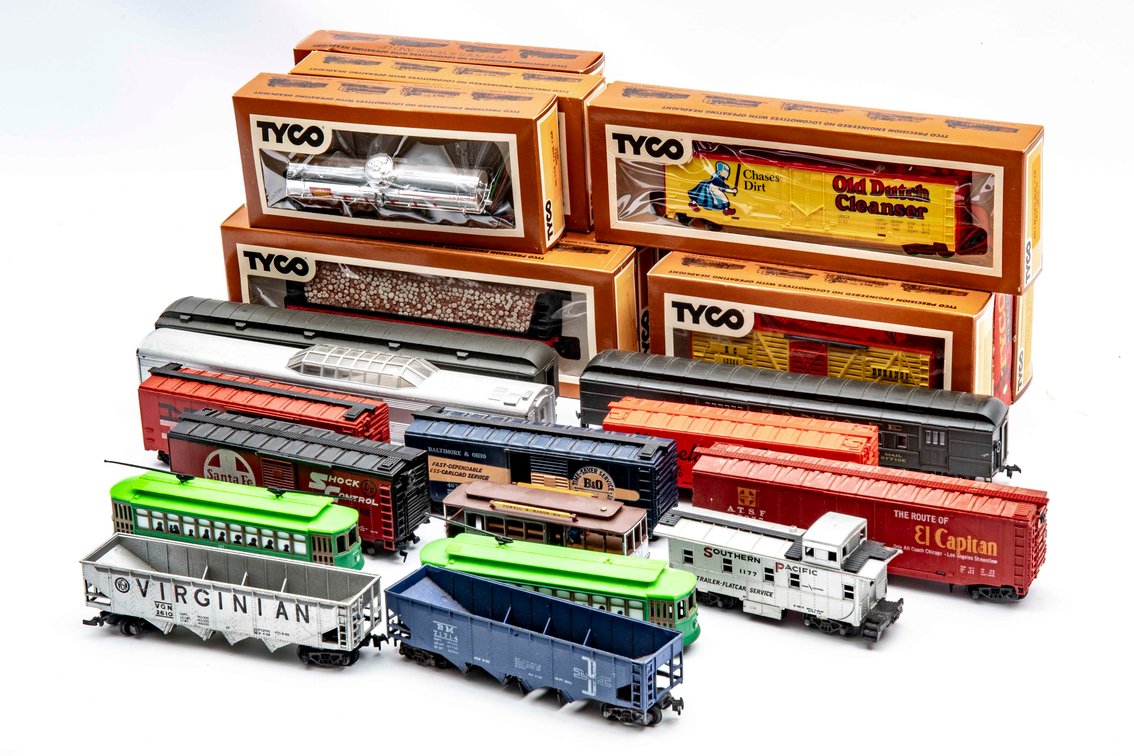 TYCO HO Scale Trains Cars + Collect of Train Cars