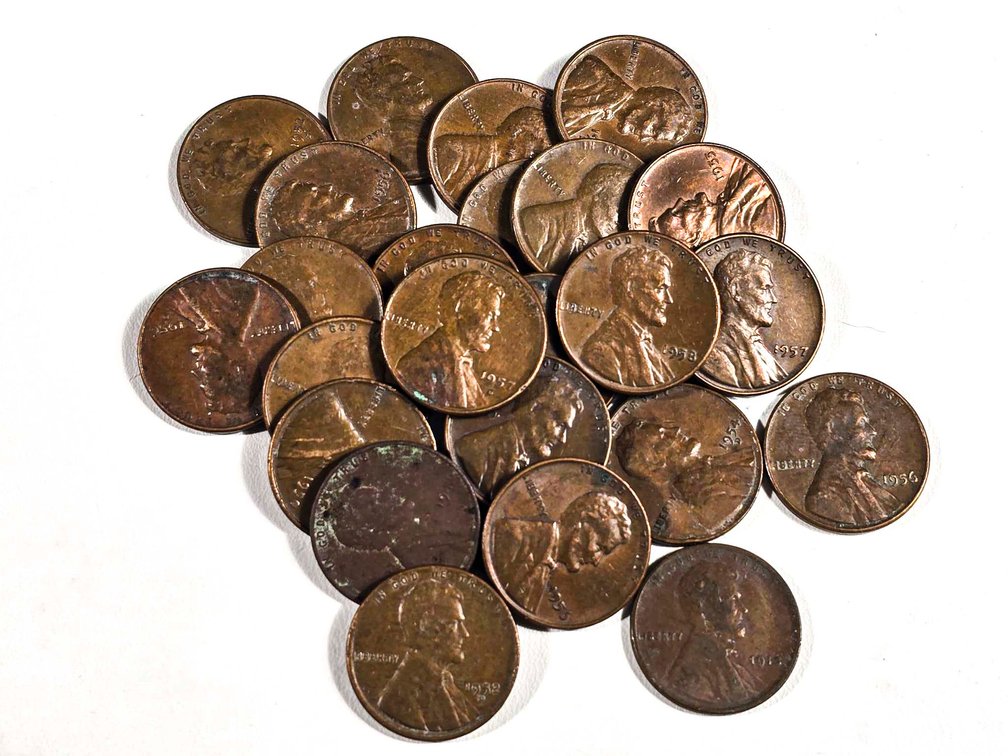 26 Lincoln Pennies from 1940s, 1950s, Including 1