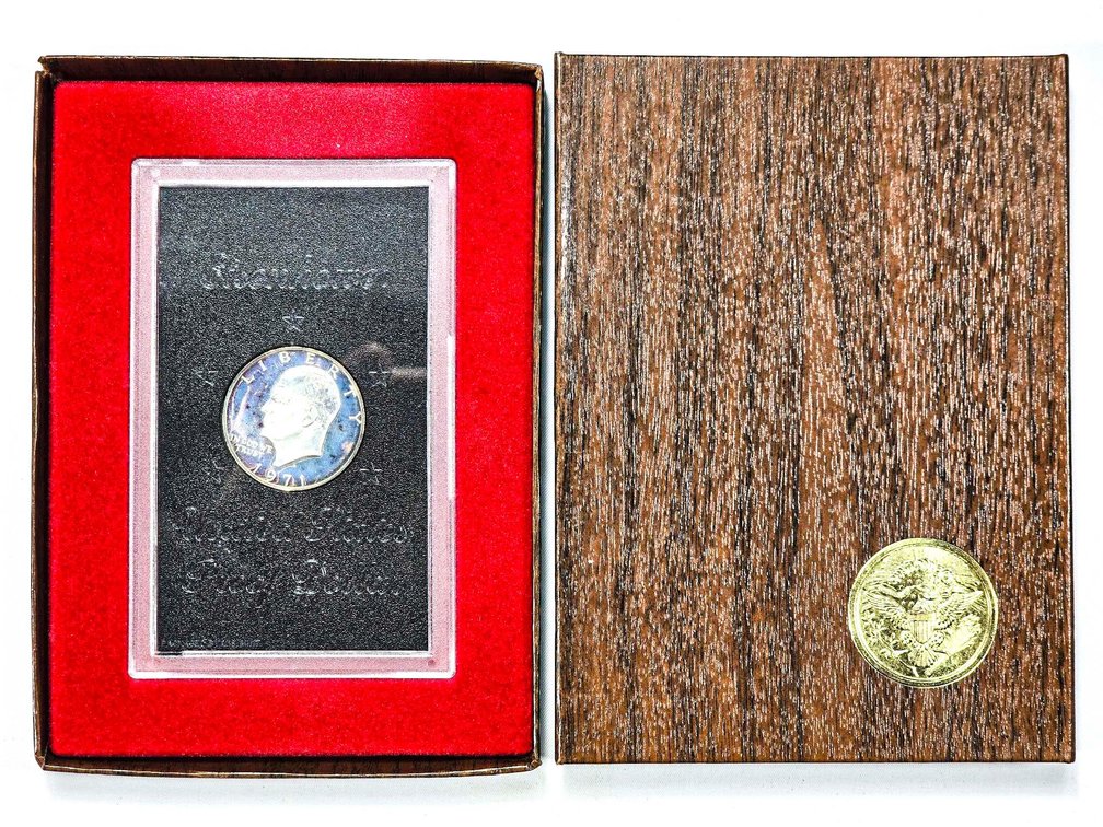1971 Eisenhower Dollar Proof Coin in Original Case