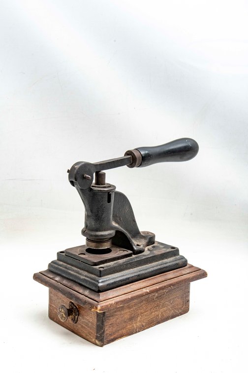 Antique Desktop 1.25" Paper Circle Punch