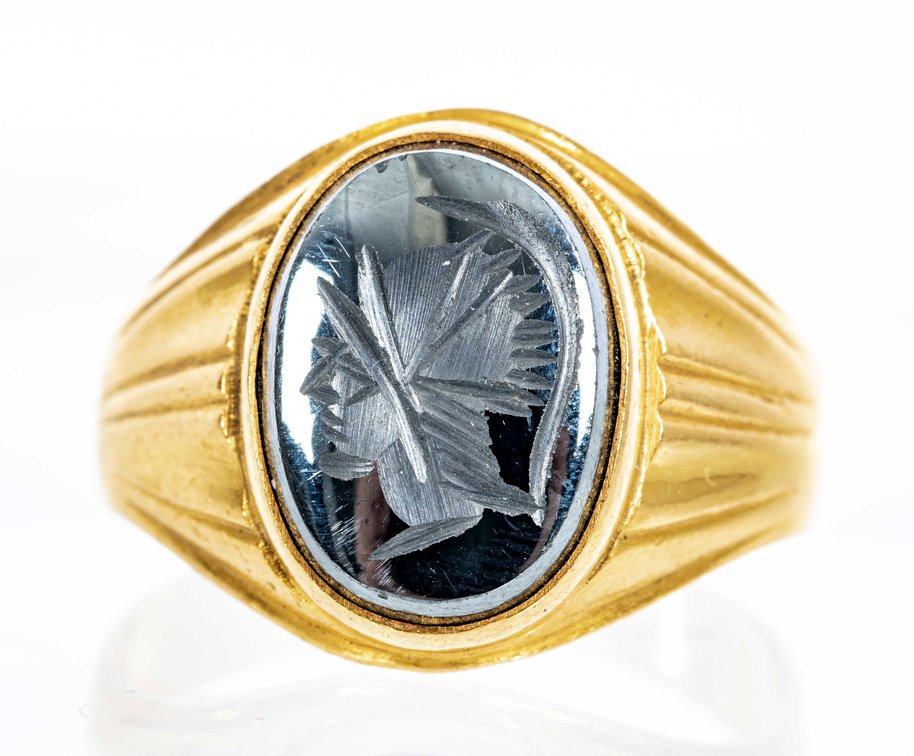 22K Y. Gold Signet Ring w/ Hematite- 12.1 G