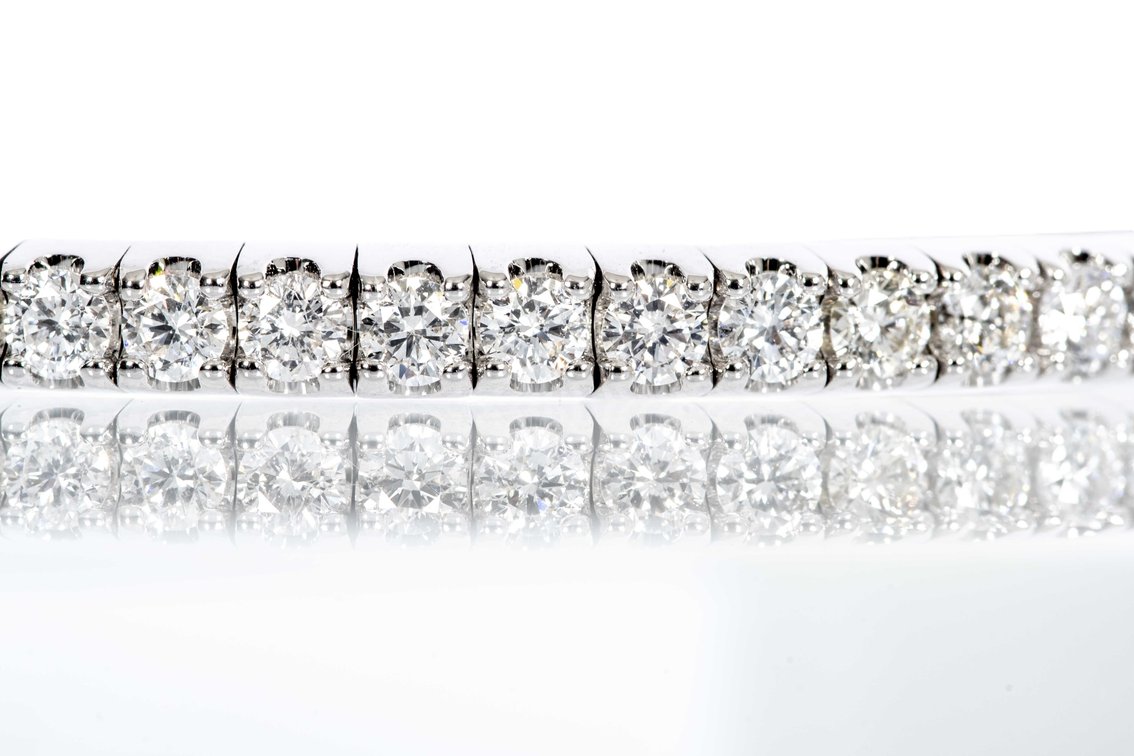 Ladies 18K W. Gold & Diamond Bracelet- 31 G