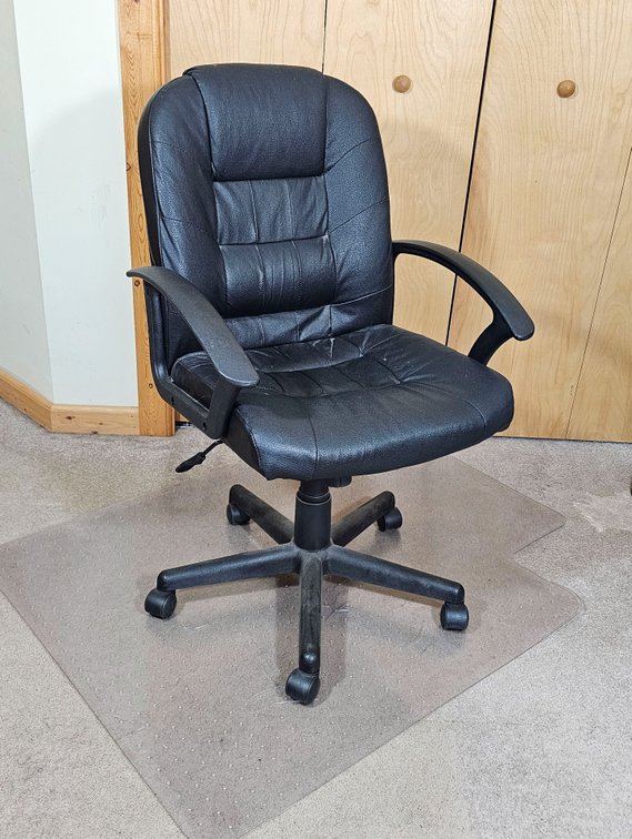 Black Rolling Office / Desk Chair & Mat