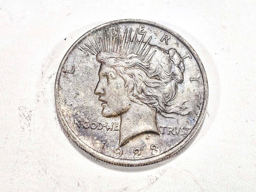 1923 United States Peace Silver Dollar with Heat E