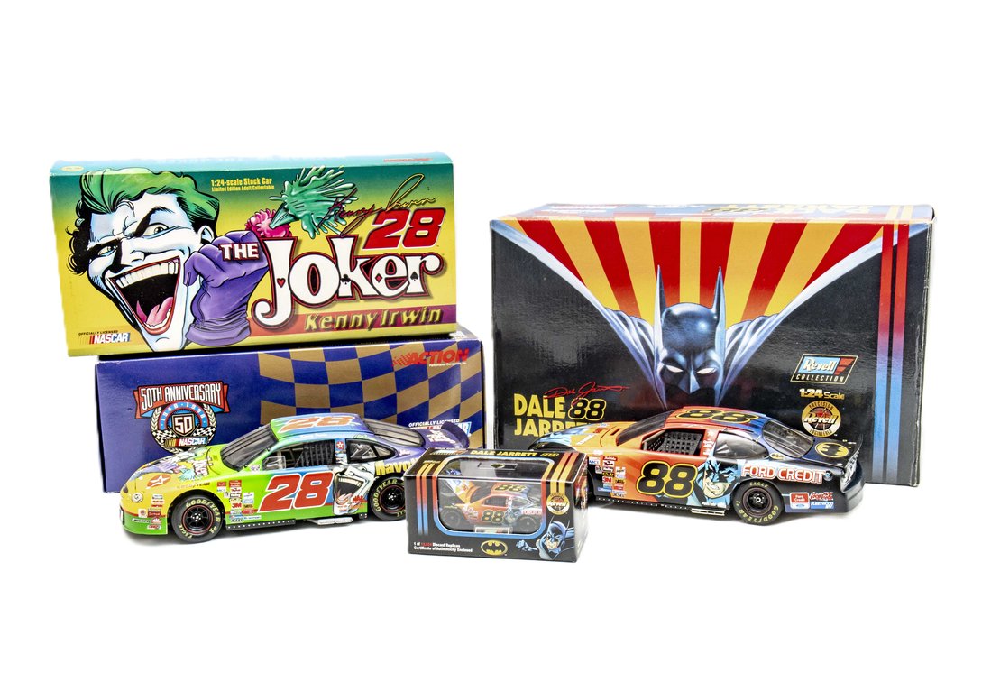 Revell Dale Jarrett 88 Batman Bank Set & Joker 28