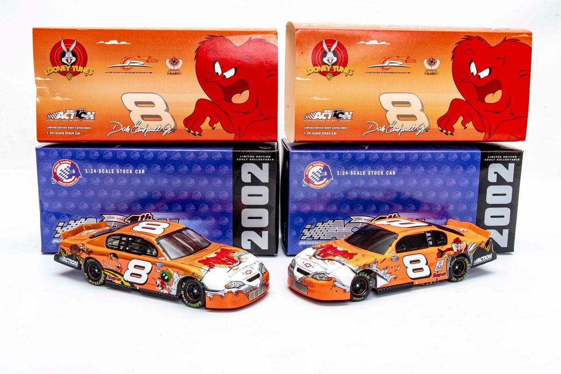 2 Action 1:24 2002 Looney Tunes Monte Carlo Models