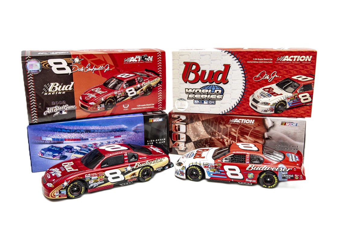 2 Action 1:24 2002/04 MLB Earnhardt #8 Models