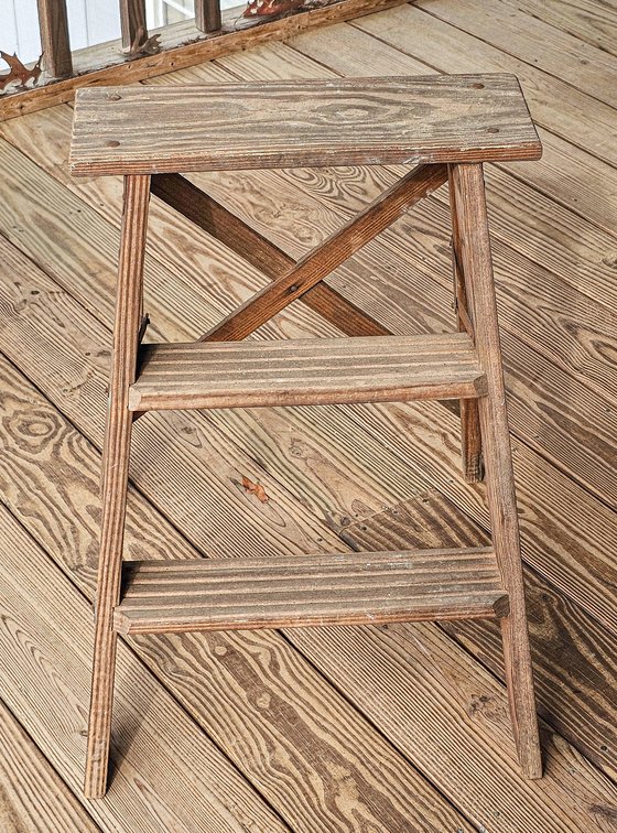 Wooden 2-Step Ladder